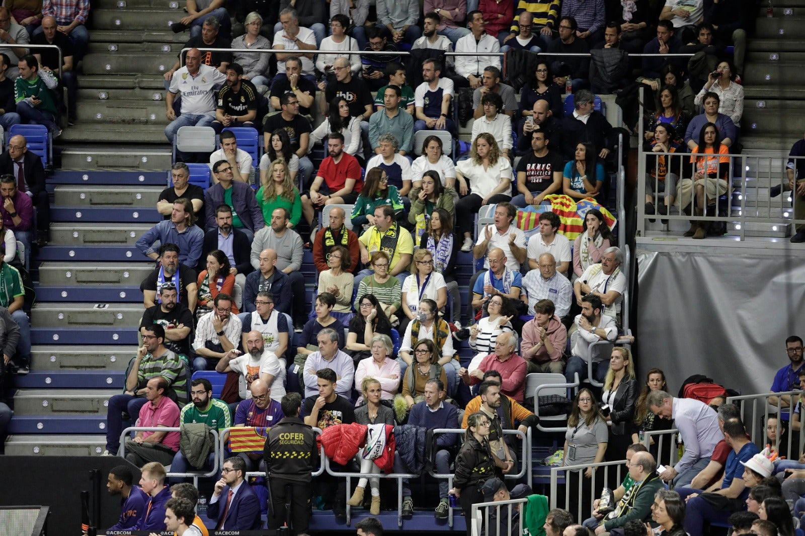 Llenazo en el Carpena para ver el Real Madrid-Valencia y el Unicaja-Andorra