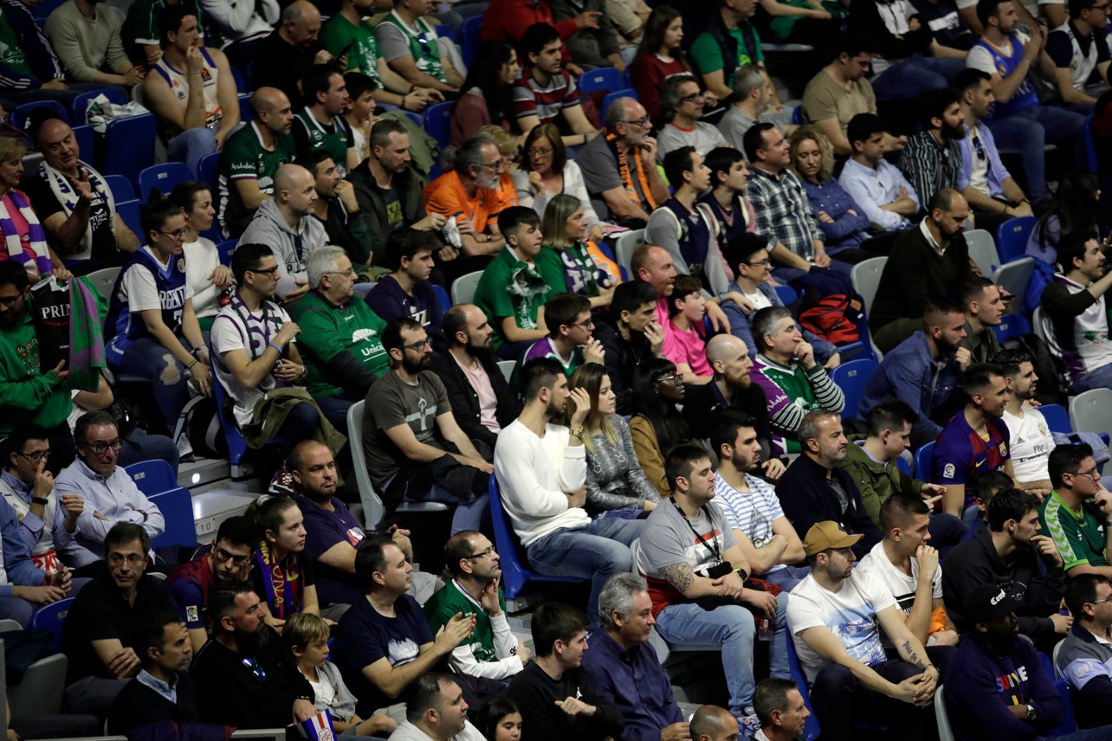 Llenazo en el Carpena para ver el Real Madrid-Valencia y el Unicaja-Andorra