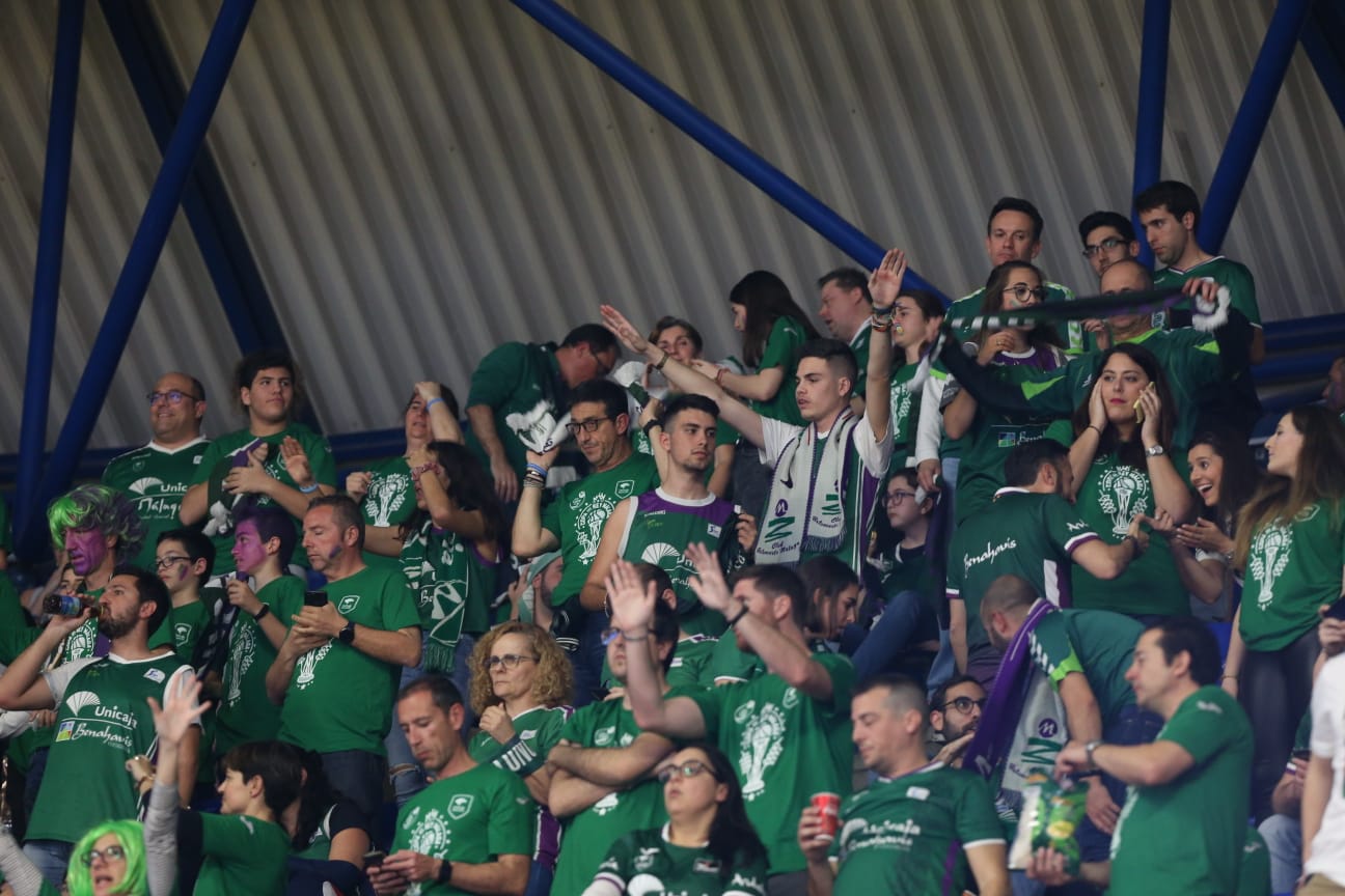 Llenazo en el Carpena para ver el Real Madrid-Valencia y el Unicaja-Andorra