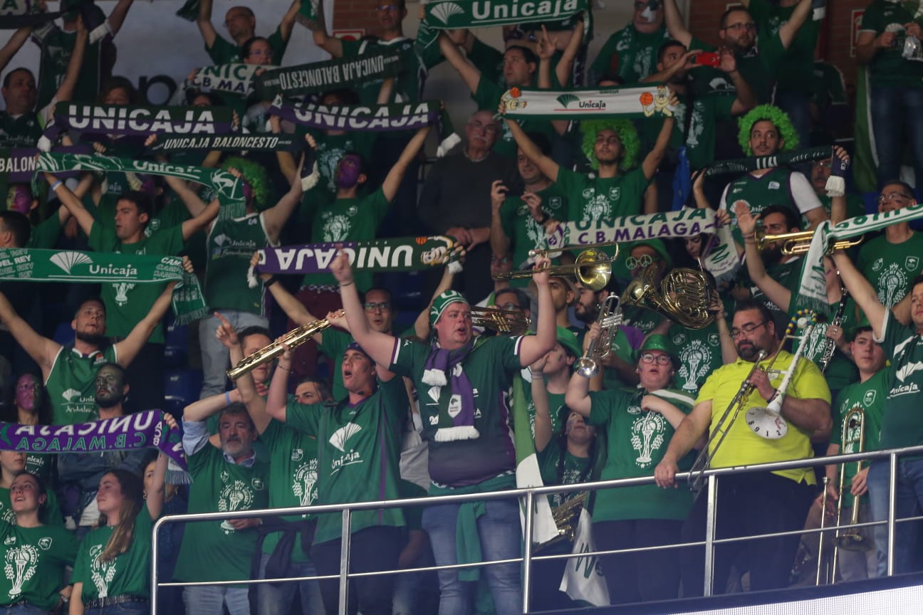 Llenazo en el Carpena para ver el Real Madrid-Valencia y el Unicaja-Andorra