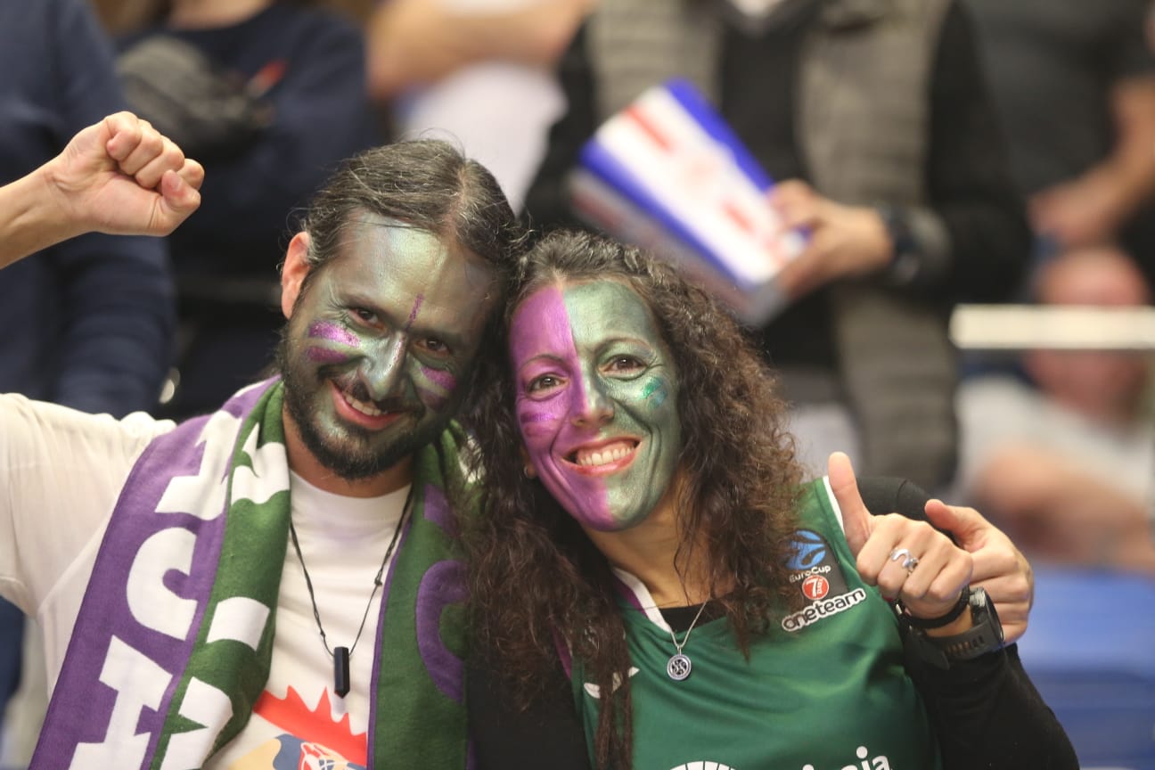 Llenazo en el Carpena para ver el Real Madrid-Valencia y el Unicaja-Andorra