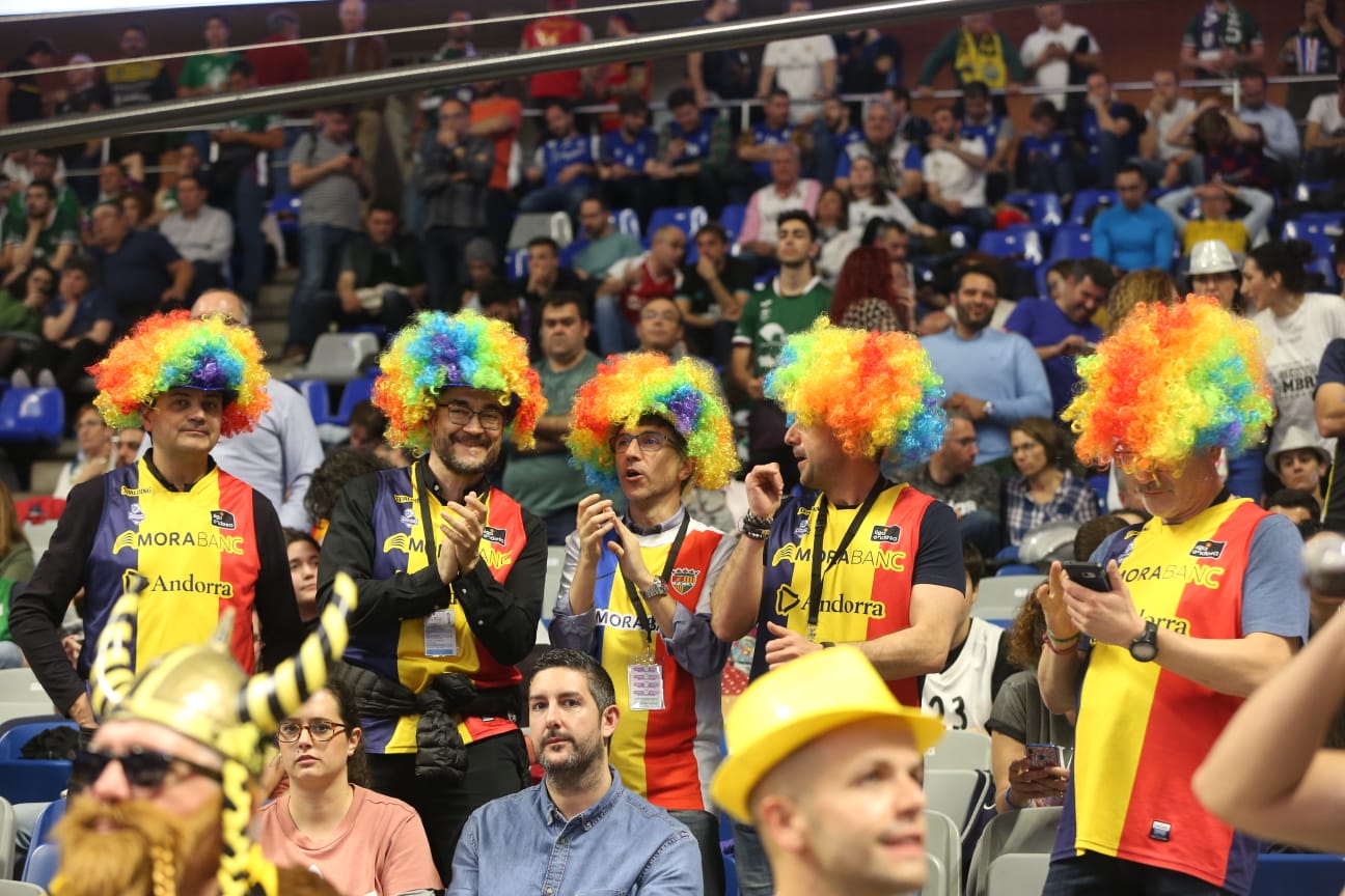 Llenazo en el Carpena para ver el Real Madrid-Valencia y el Unicaja-Andorra