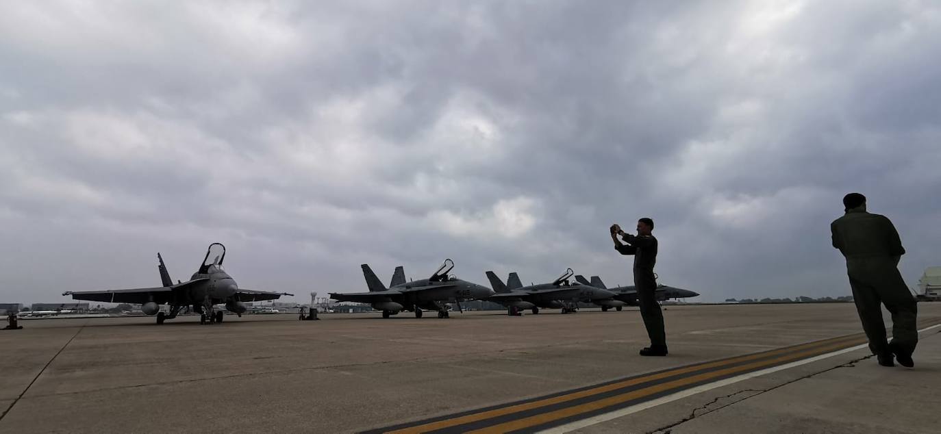 Una unidad de defensa antiaérea, seis F-18 y una fragata participan en unas prácticas conjuntas de los tres Ejércitos sobre la defensa aérea nacional. 