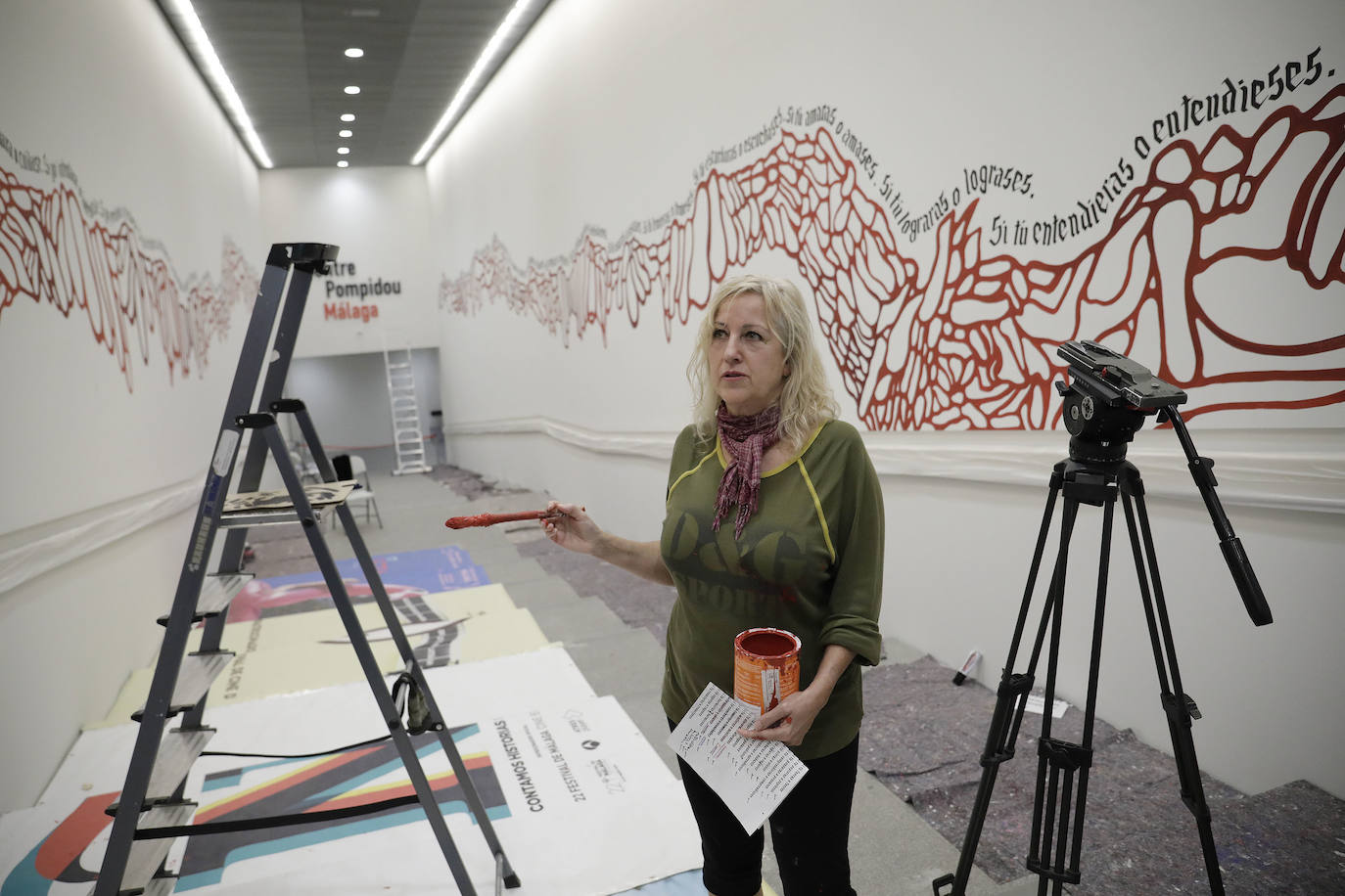 Fotos: Intervención de Charo Carrera en el Pompidou de Málaga