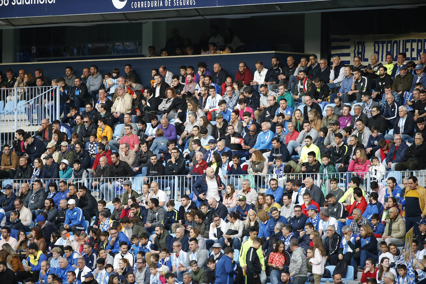 Fotos: ¿Estuviste en el Málaga-Racing? Búscate en las gradas de La Rosaleda