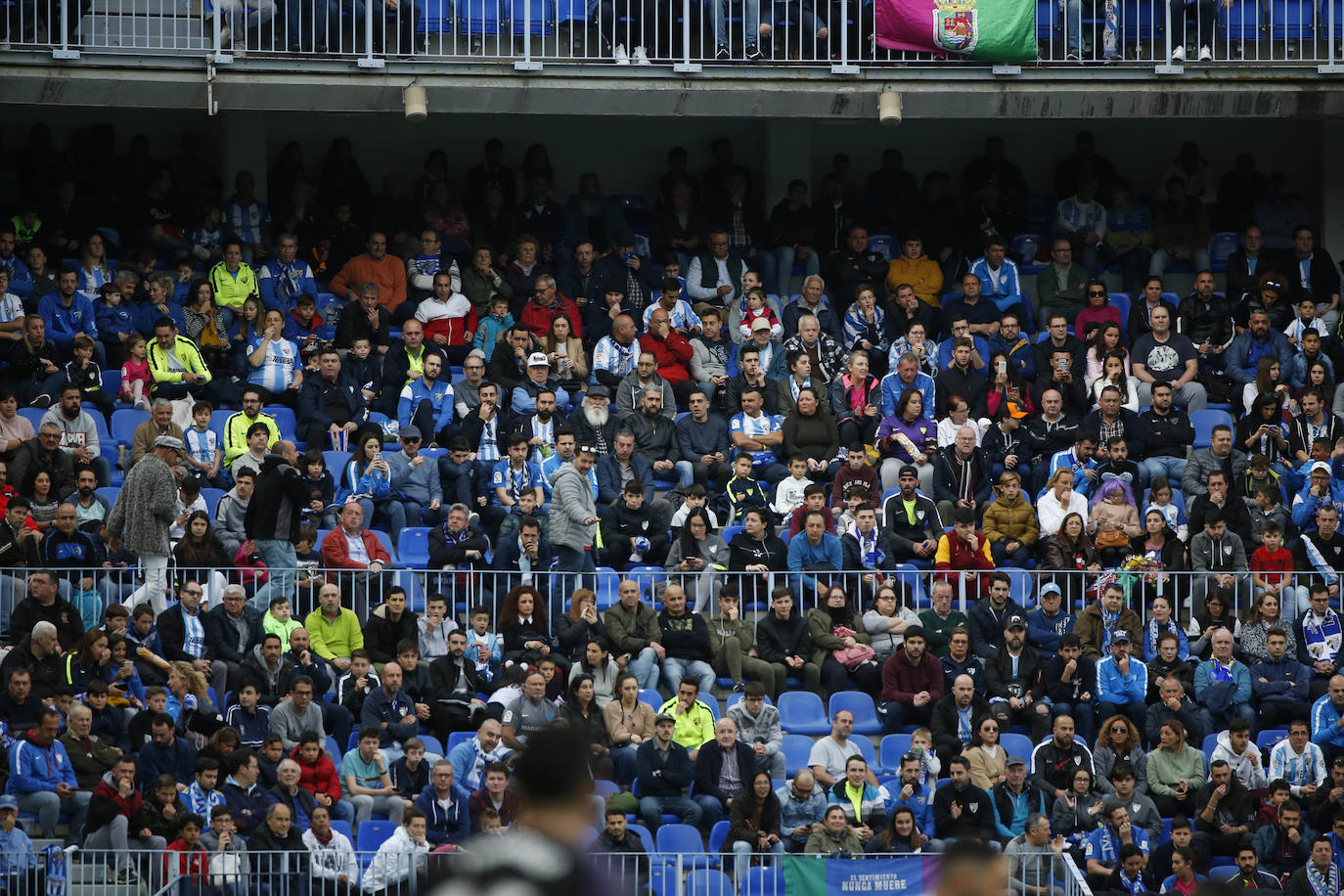 Fotos: ¿Estuviste en el Málaga-Racing? Búscate en las gradas de La Rosaleda