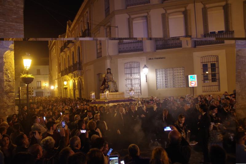 La talla del Coronado de Espinas entró en la Catedral para presidir el ejercicio, organizado por la Agrupación de Cofradías