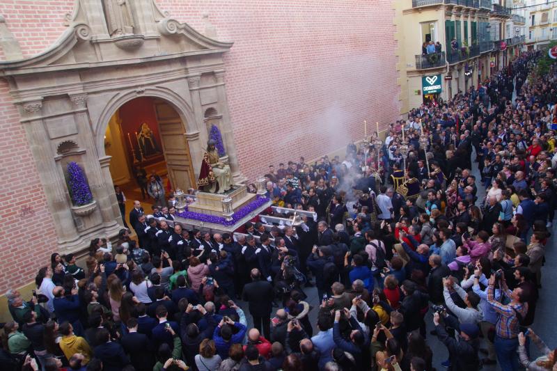 La talla del Coronado de Espinas entró en la Catedral para presidir el ejercicio, organizado por la Agrupación de Cofradías