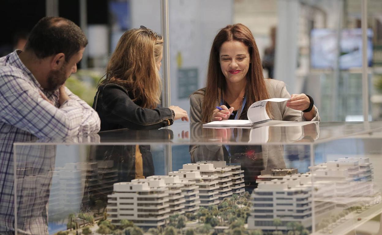 ¿Se acabó la fiesta? Málaga, la provincia peninsular donde más cae la venta de viviendas