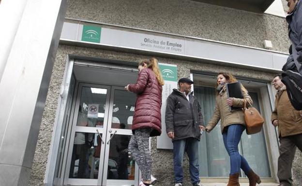 El desempleo en Andalucía sube en 674 personas en febrero hasta los 806.764 parados