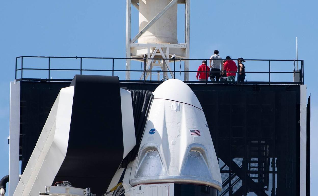 La 'nariz' de la nave espacial Crew Dragon de SpaceX.