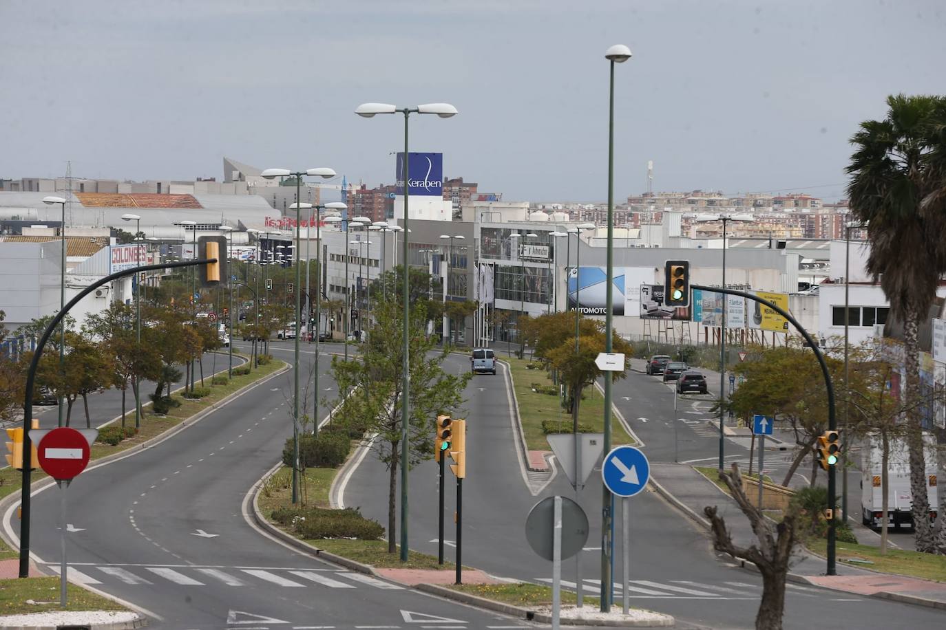 El Polígono El Viso aparece así estos días.