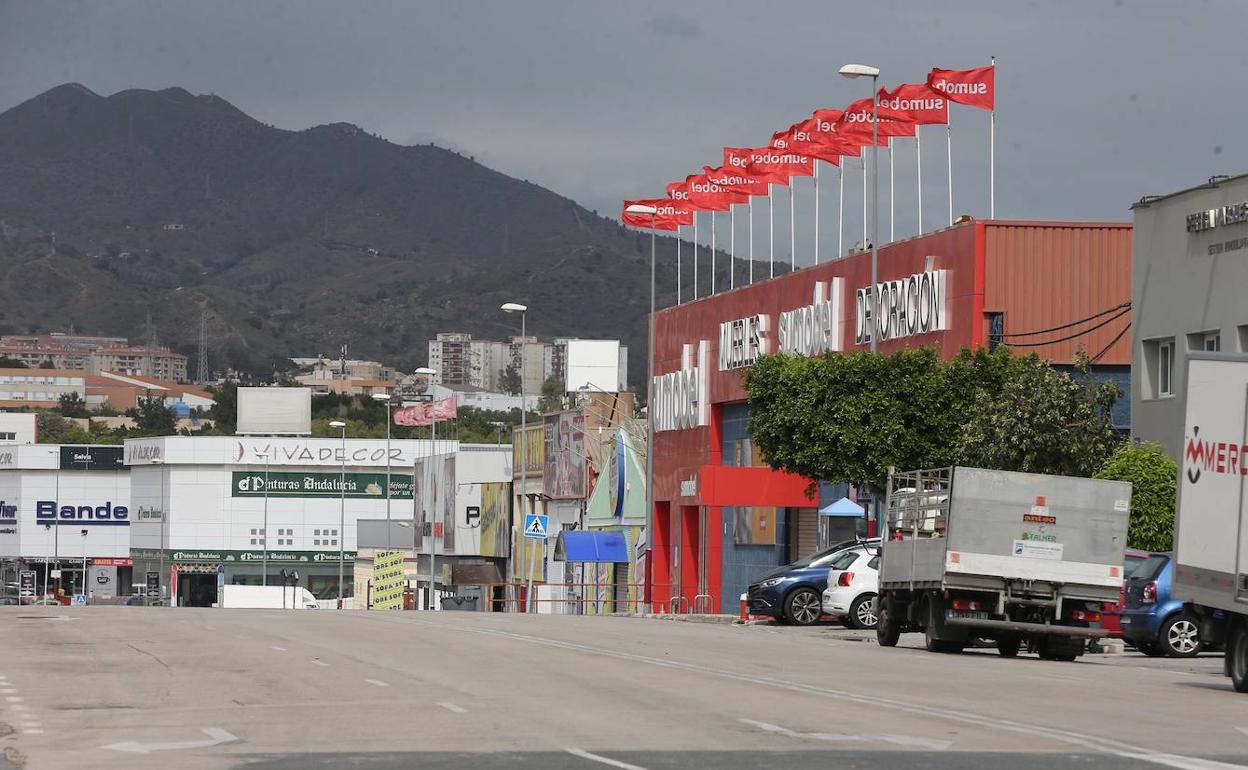 Esta es la atípica imagen que ofrecían ayer los polígonos de la capital.