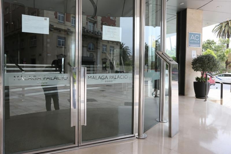 Bloques y recintos privados tiran de imaginación durante la cuarentena para mantener el ánimo y no perder el contacto con los vecinos