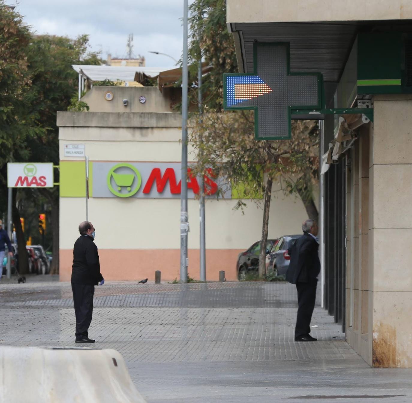 Este domingo nos deja imágenes insólitas de una Málaga en cuarentena.