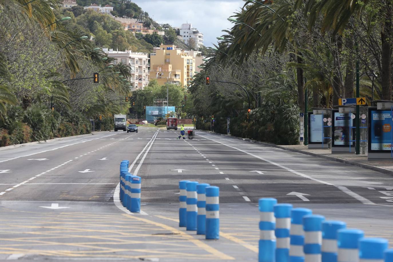 Este domingo nos deja imágenes insólitas de una Málaga en cuarentena.