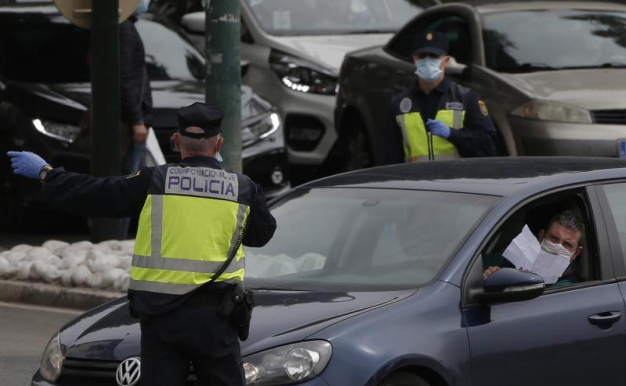 Control de la Policía Nacional en el centro de Málaga. 