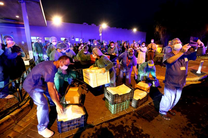Un empresario hace una importante entrega de equipos sanitarios a la Policía Local que ya han sido trasladados al Hospital Clínico