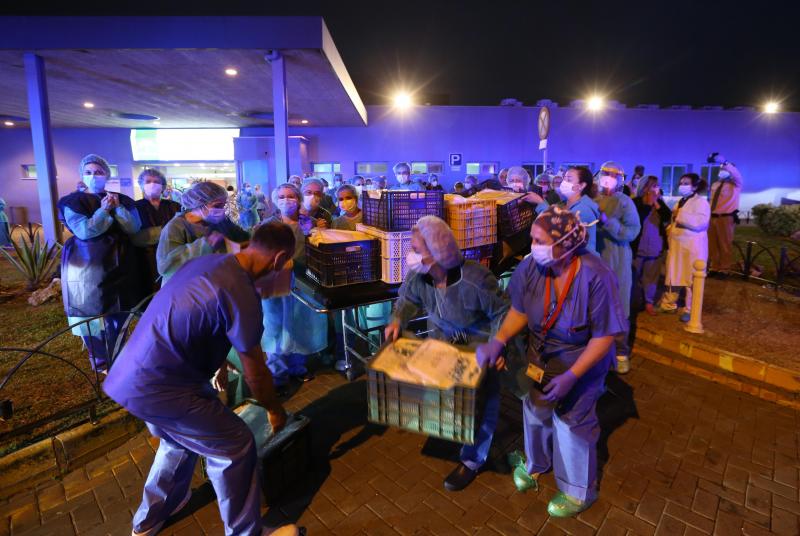 Un empresario hace una importante entrega de equipos sanitarios a la Policía Local que ya han sido trasladados al Hospital Clínico