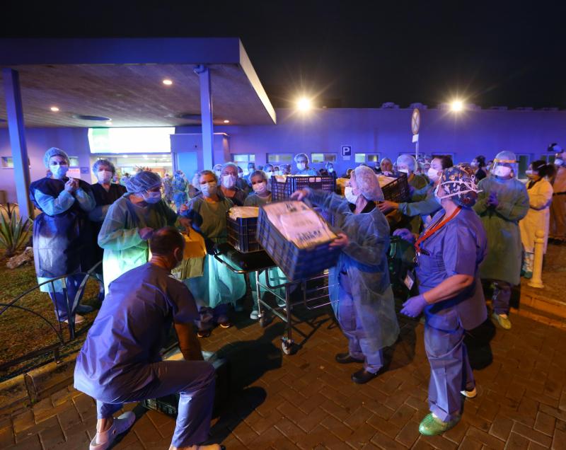 Un empresario hace una importante entrega de equipos sanitarios a la Policía Local que ya han sido trasladados al Hospital Clínico