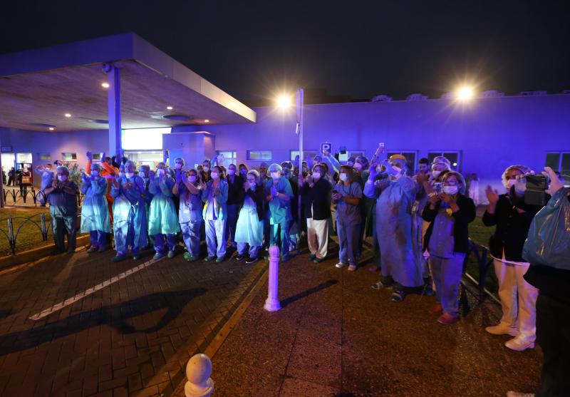 Un empresario hace una importante entrega de equipos sanitarios a la Policía Local que ya han sido trasladados al Hospital Clínico