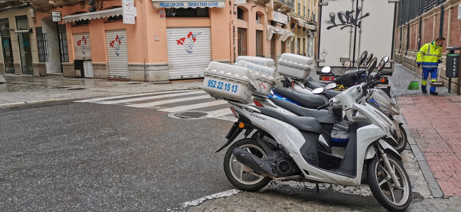 Motos para el reparto.
