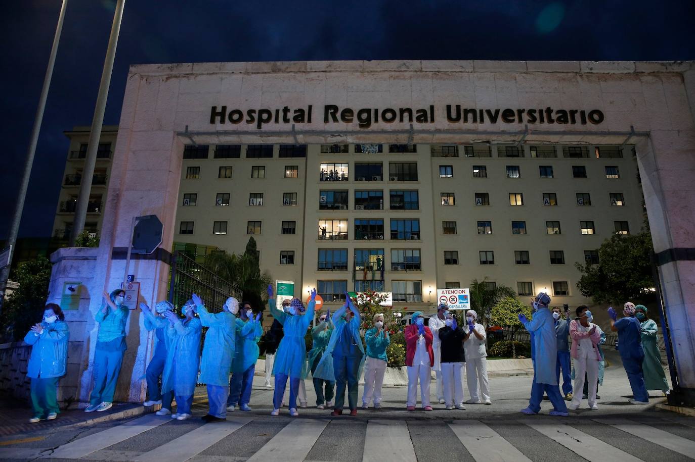 Homenaje a los sanitarios en Carlos Haya