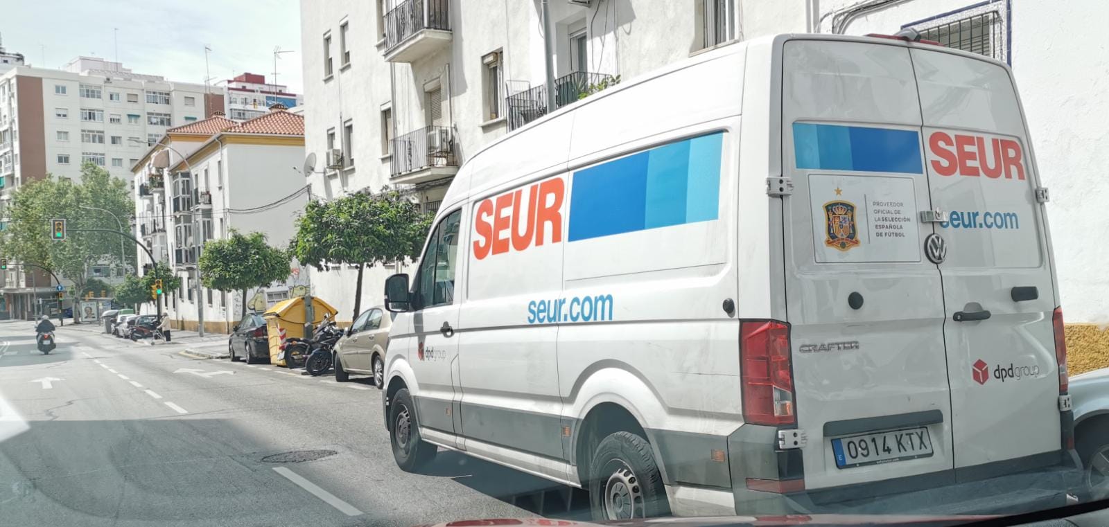 Camión de reparto de Seur, este lunes 30