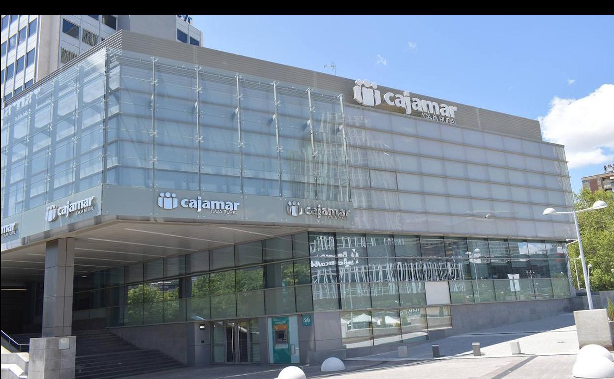 Cajamar se suma a un proyecto nacional de fabricación de mascarillas y viseras con impresoras 3D