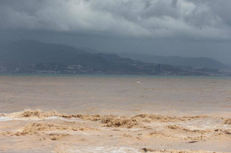 Efectos del temporal en Málaga, este martes.