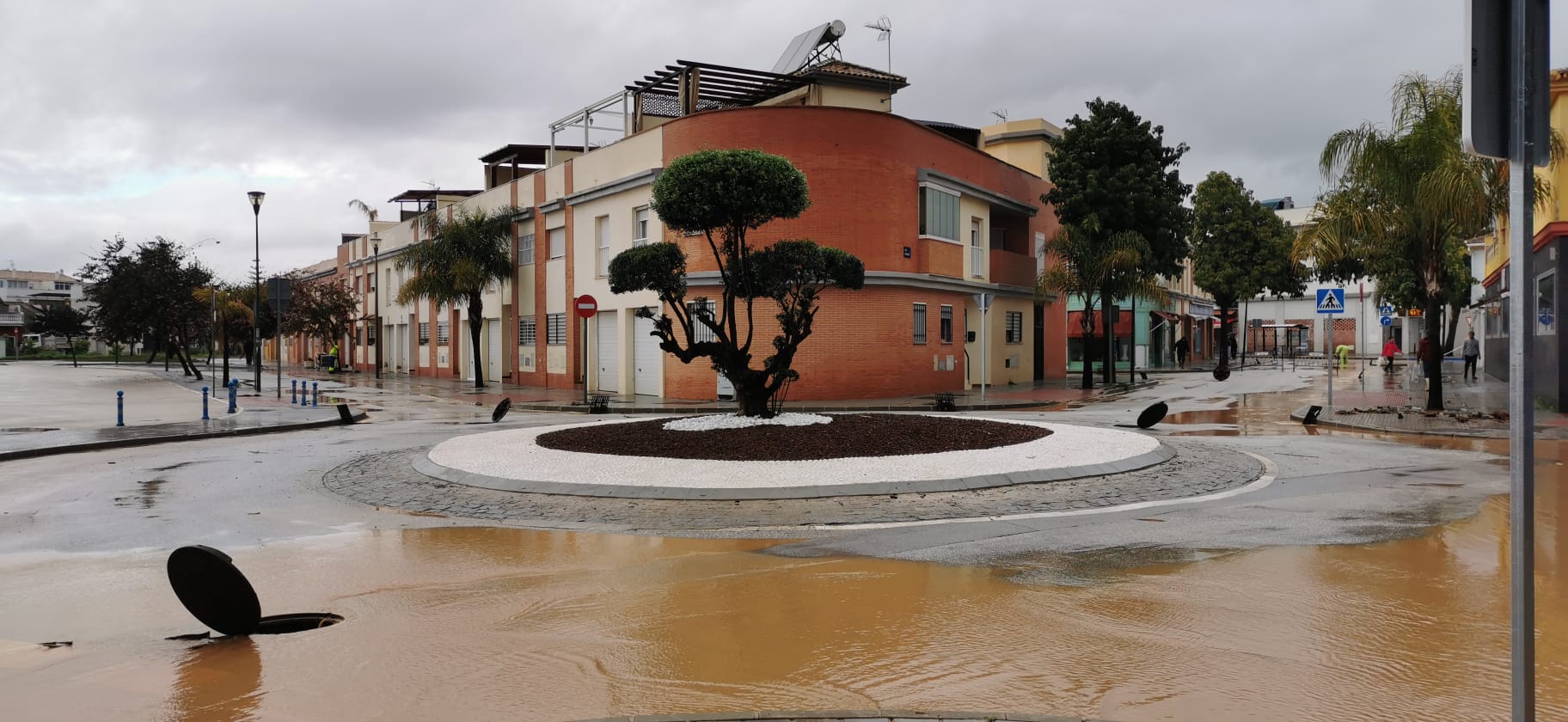 Bomberos y Protección Civil intervienen por pequeñas inundaciones en Campanillas