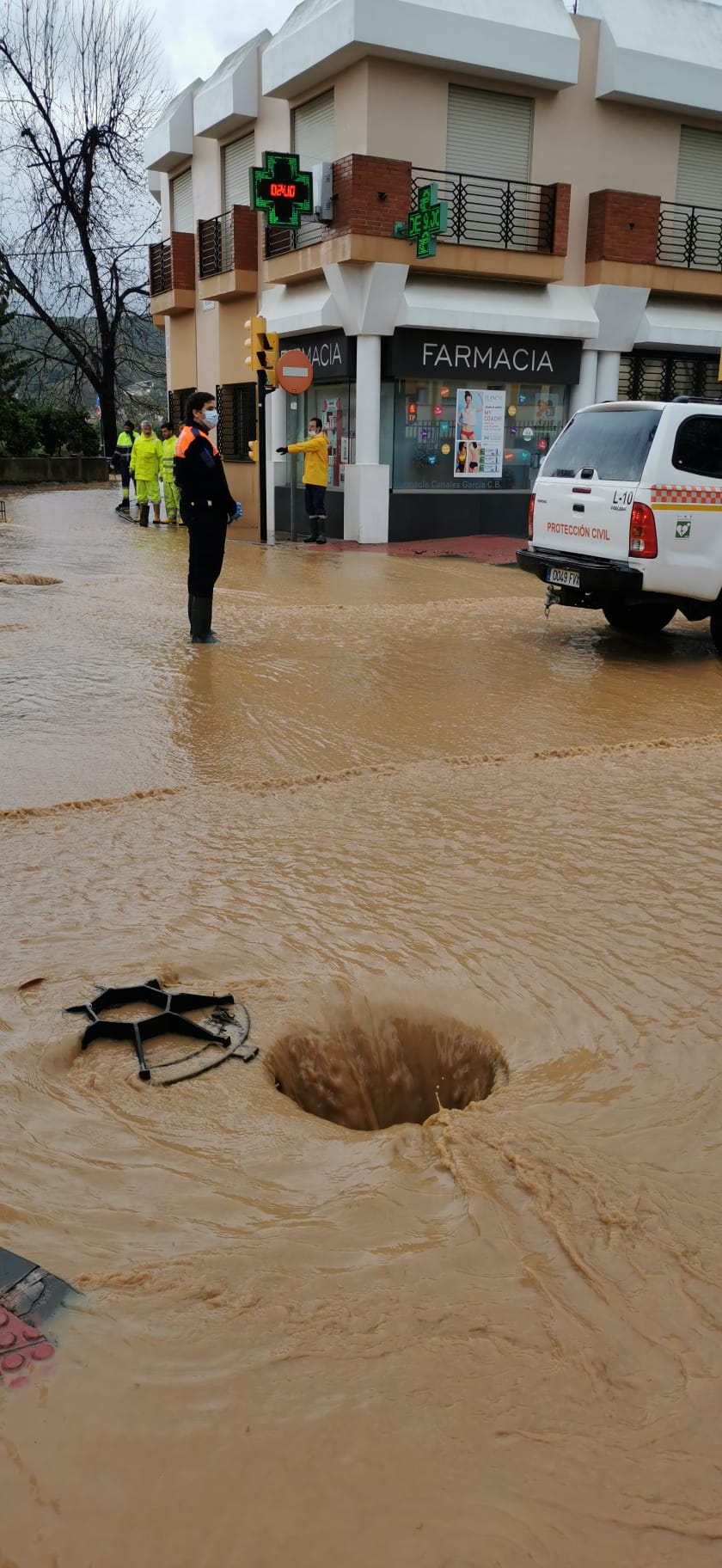 Bomberos y Protección Civil intervienen por pequeñas inundaciones en Campanillas