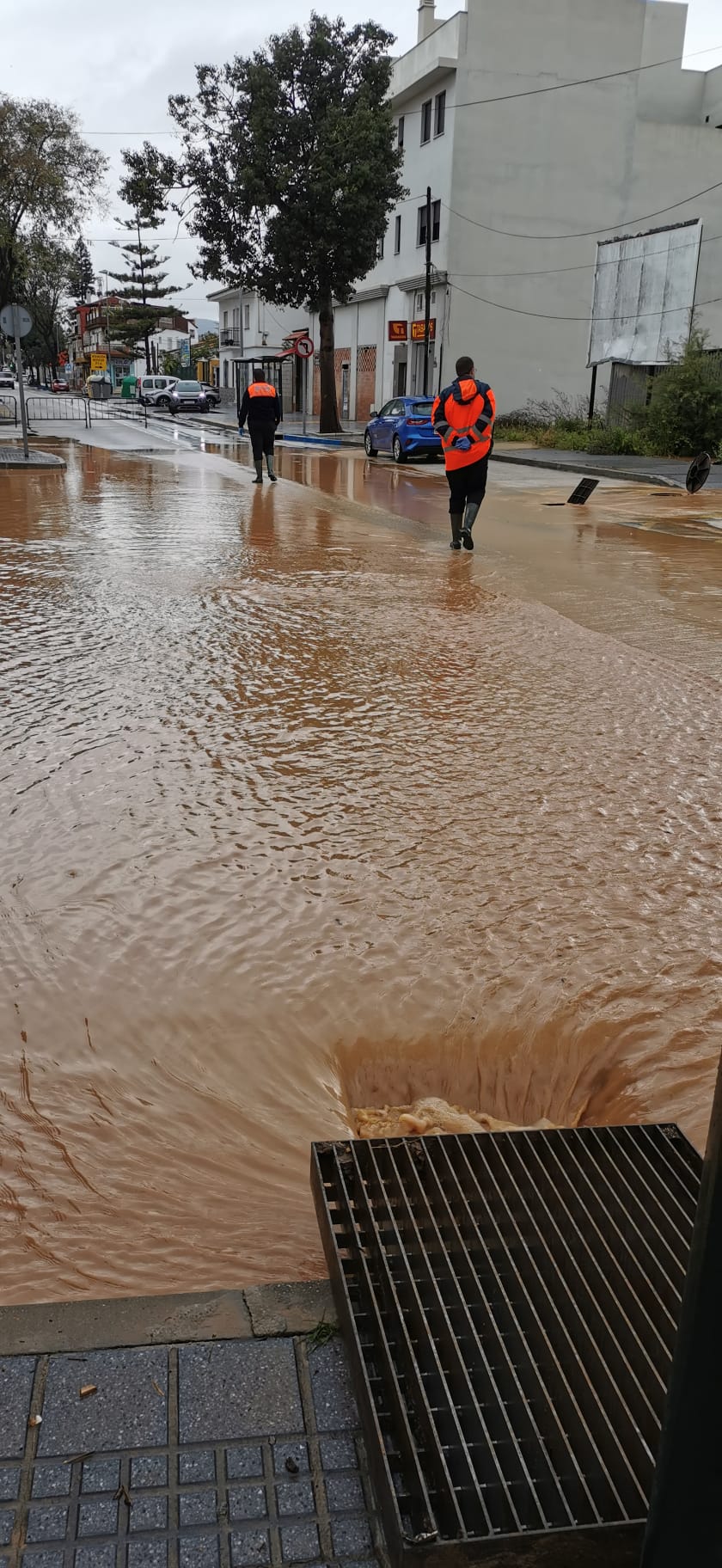 Bomberos y Protección Civil intervienen por pequeñas inundaciones en Campanillas