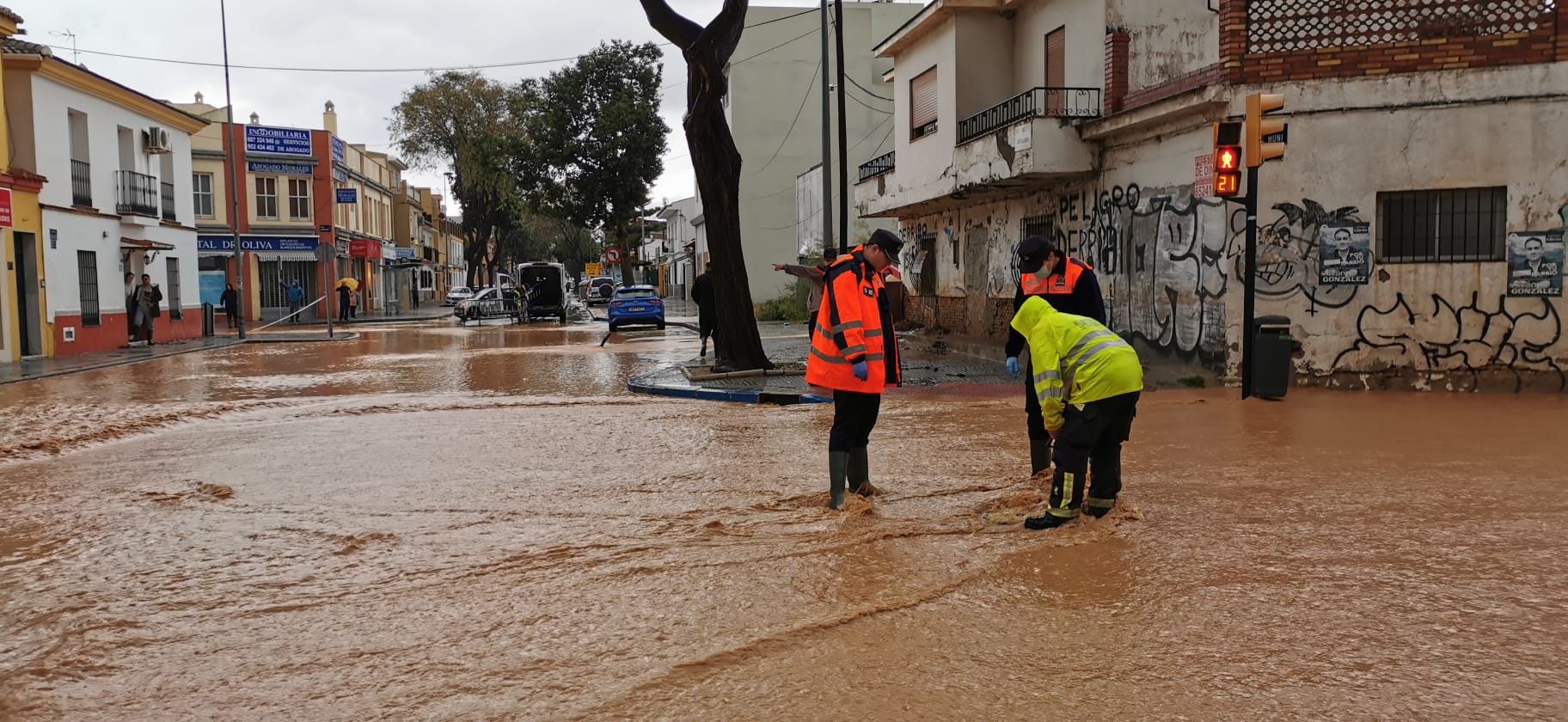 Bomberos y Protección Civil intervienen por pequeñas inundaciones en Campanillas