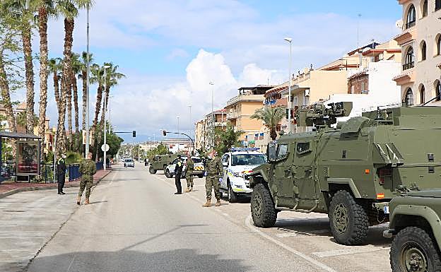 Los legionarios, este miércoles en Torrox-Costa. 