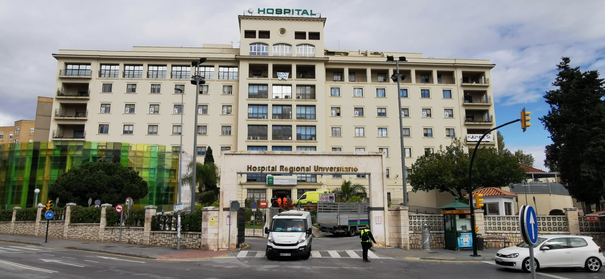 Imagen del Hospital Regional de Málaga, este jueves.