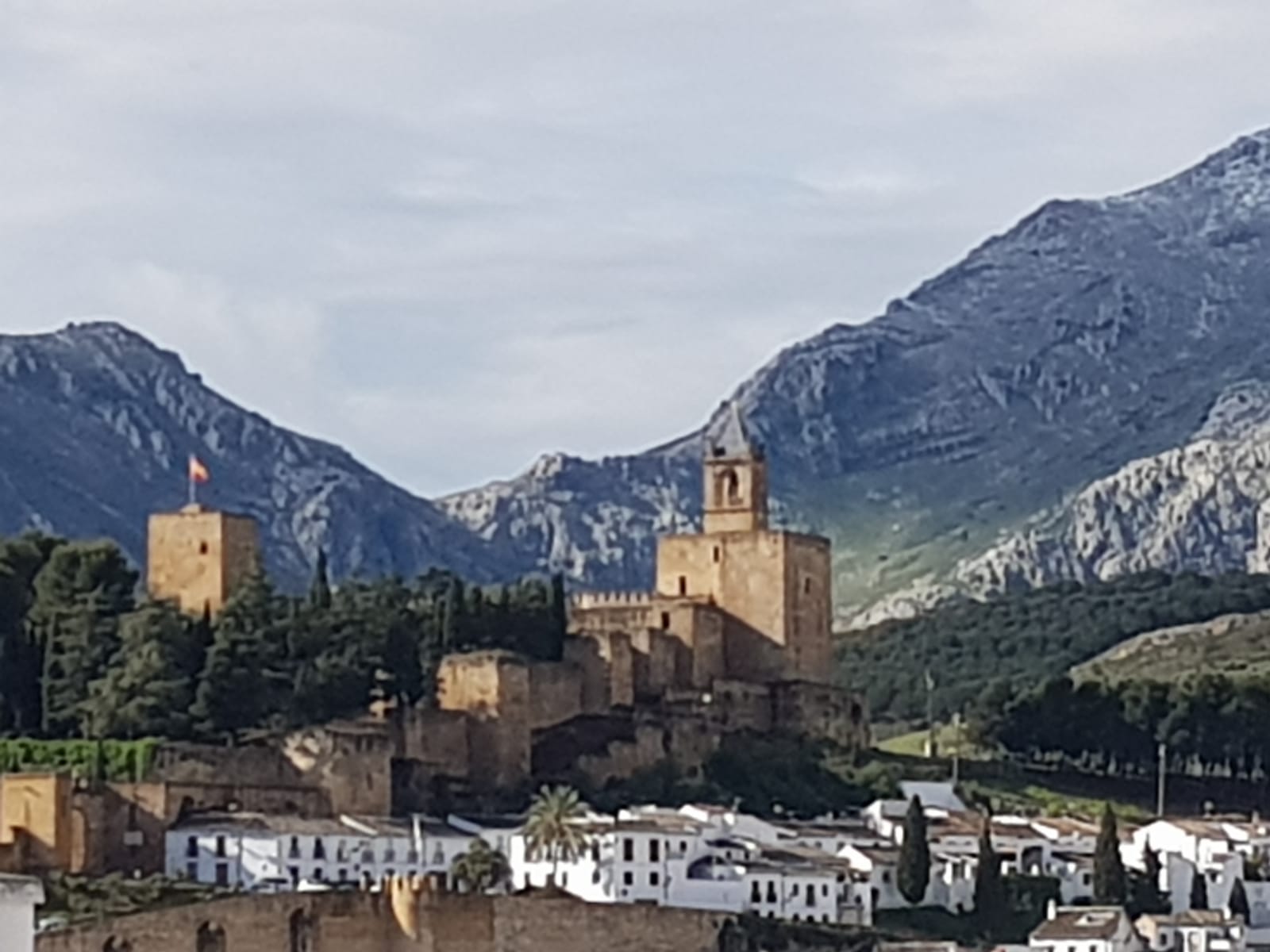 El frente deja hasta nueve centímetros de manto blanco por encima de los 900 metros de altitud. En la imagen, parte alta de El Torcal.