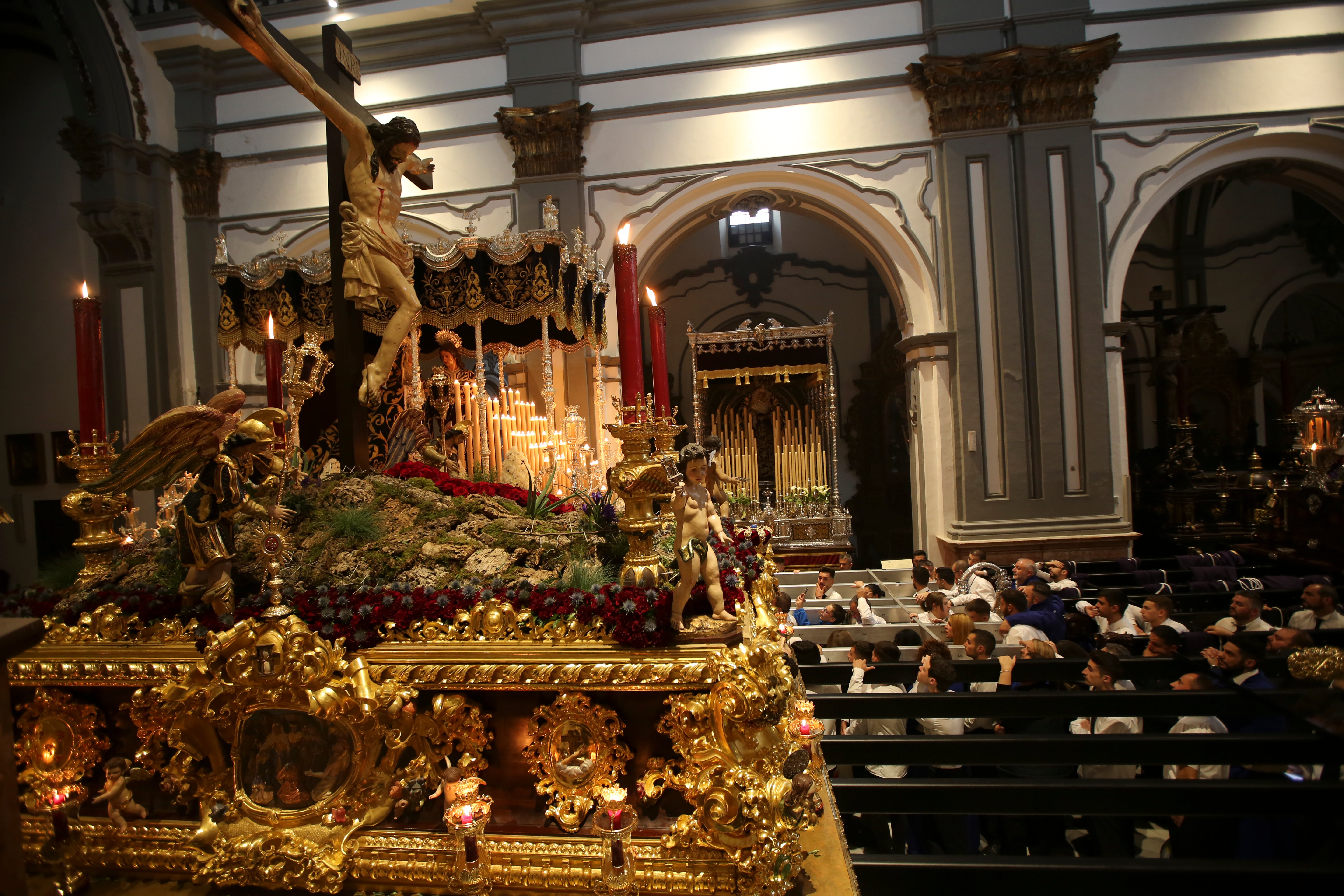 La Santa Vera Cruz, Nuestro Padre Jesús de Azotes y Columna, Ánimas de Ciegos (fundada a mediados del siglo XVI) y el Cristo de la Exaltación en el Miércoles Santo malagueño