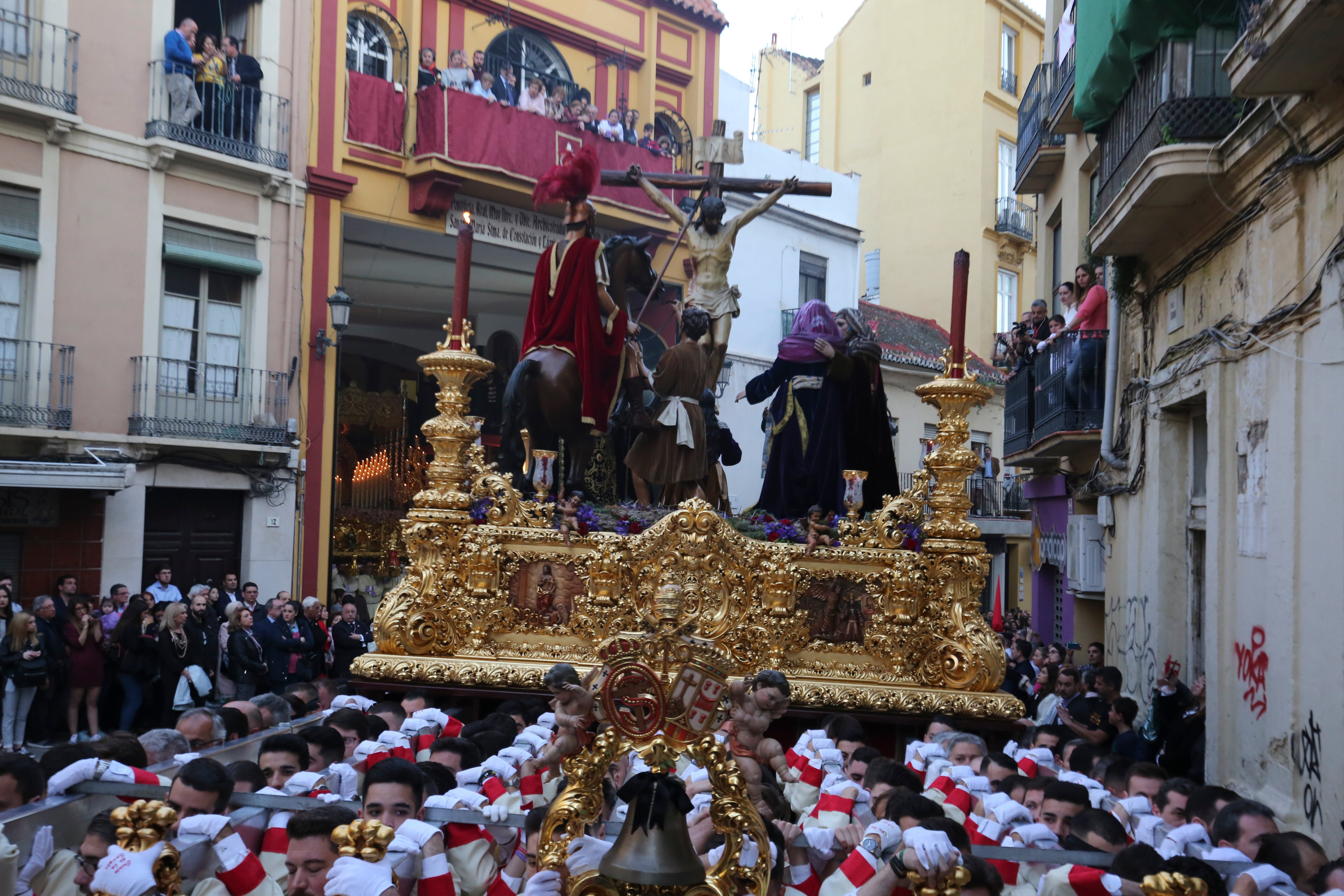 El Cristo de la Sangre y María Santísima de Consolación y Lágrimas por las calles de Málaga