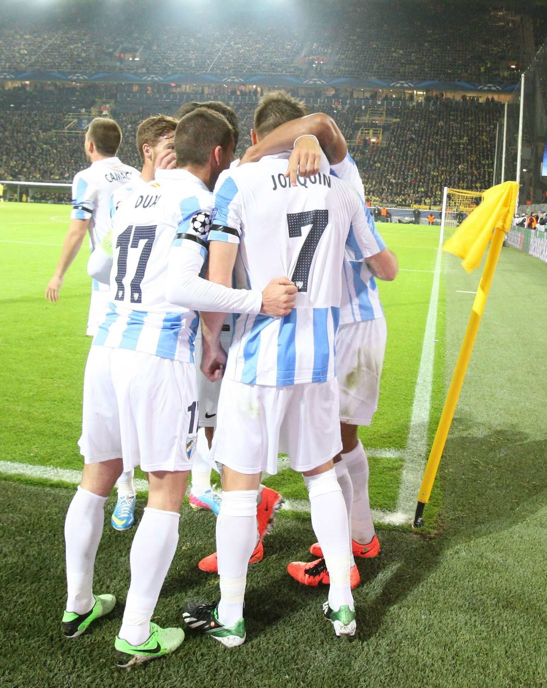 La injusta eliminación del Málaga en la Champions en el campo del Dortmund cumple hoy siete años con las mismas dudas que el primer día. Revive aquel momento foto a foto.