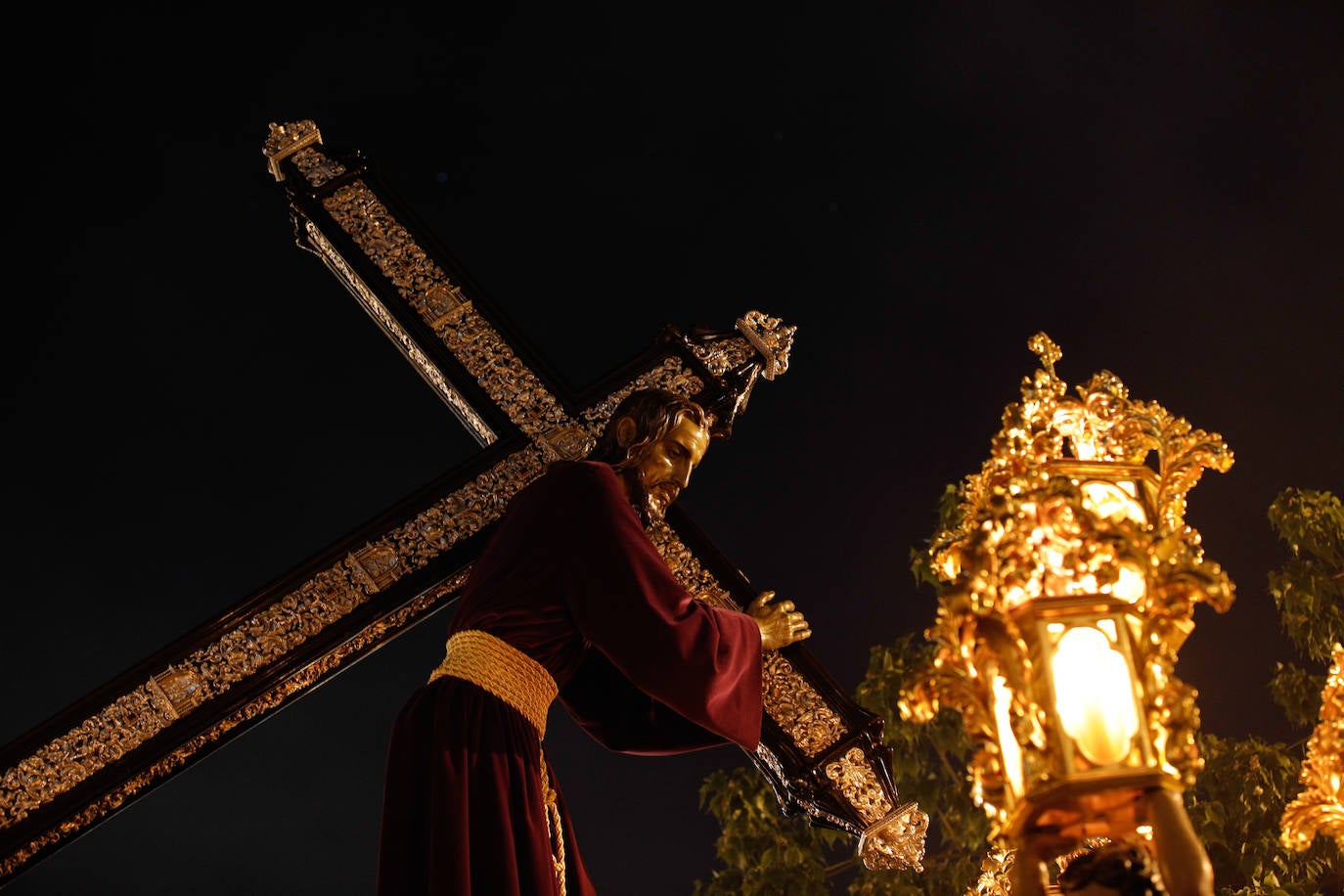 Jesús Nazareno del Paso y María Santísima de la Esperanza en las calles de Málaga