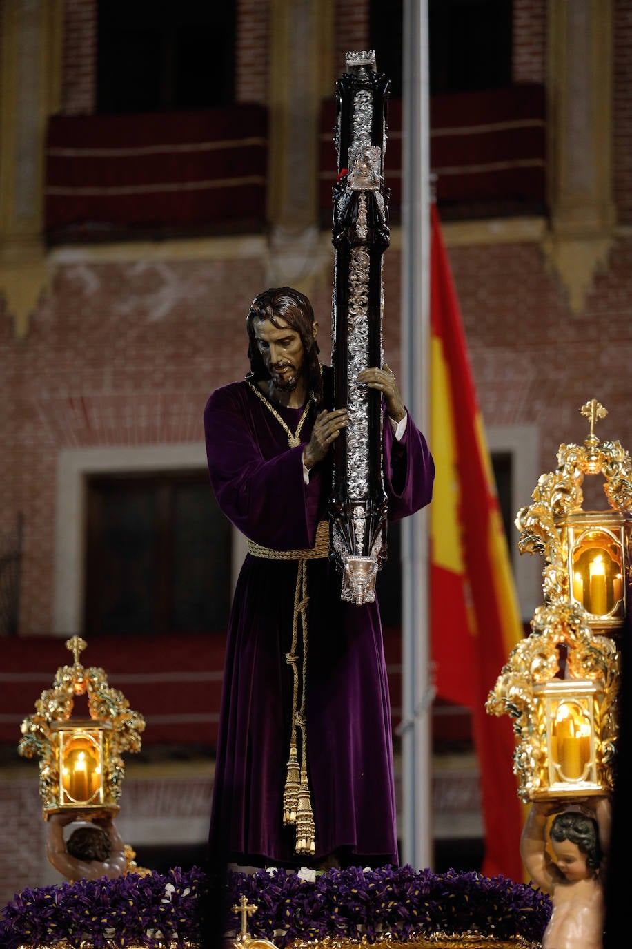 Jesús Nazareno del Paso y María Santísima de la Esperanza en las calles de Málaga