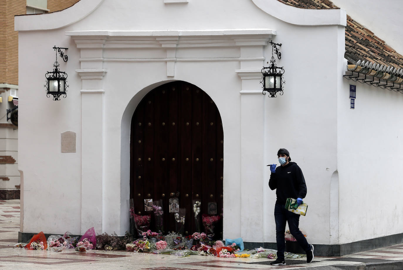 Alrededores de la casa-hermandad de Zamarrilla en este Jueves Santo.