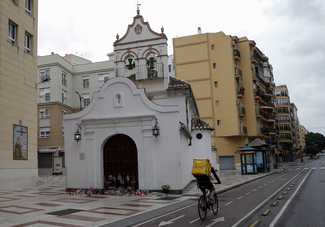 Alrededores de la casa-hermandad de Zamarrilla en este Jueves Santo.