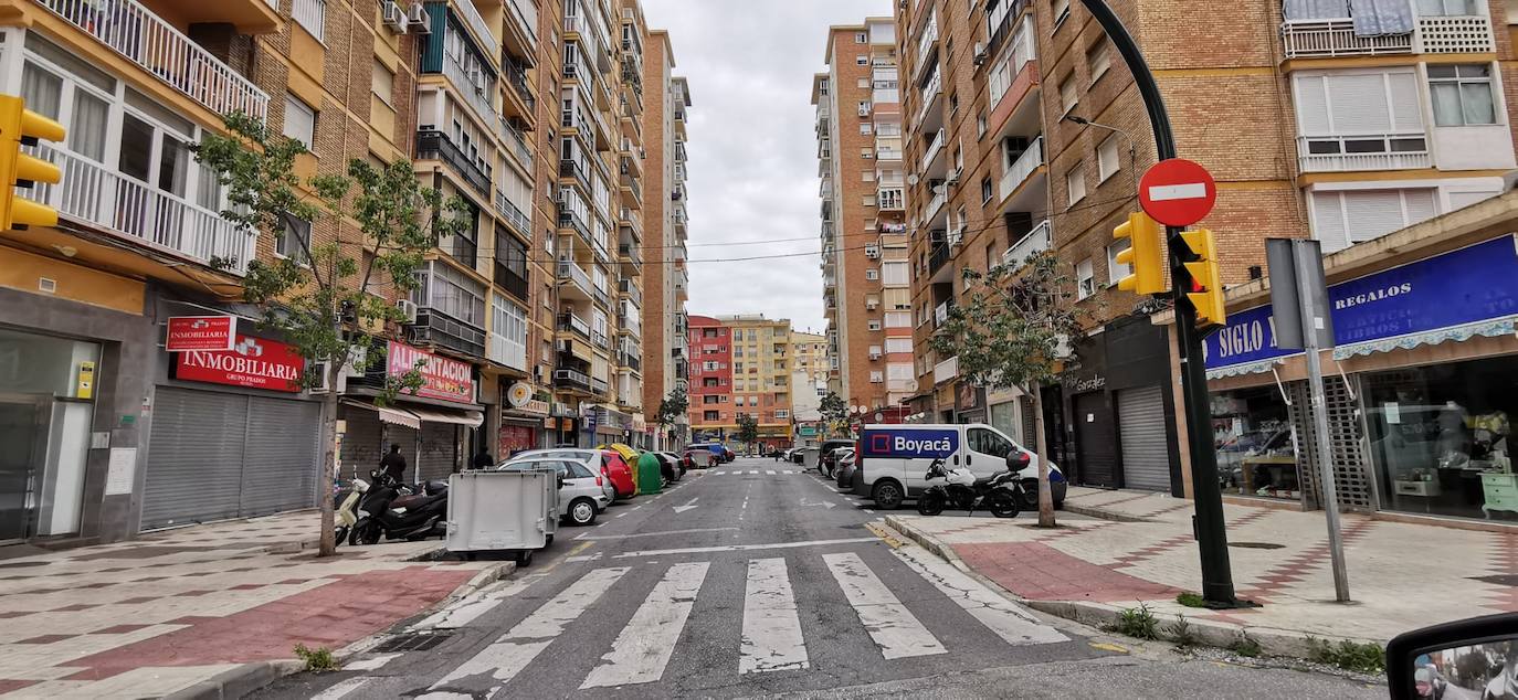 Carreteras y calles vacías en un Domingo de Resurrección atípico en Málaga.