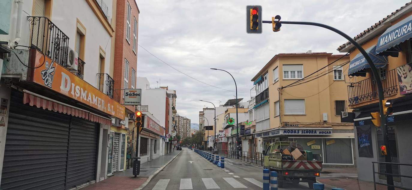 Carreteras y calles vacías en un Domingo de Resurrección atípico en Málaga.