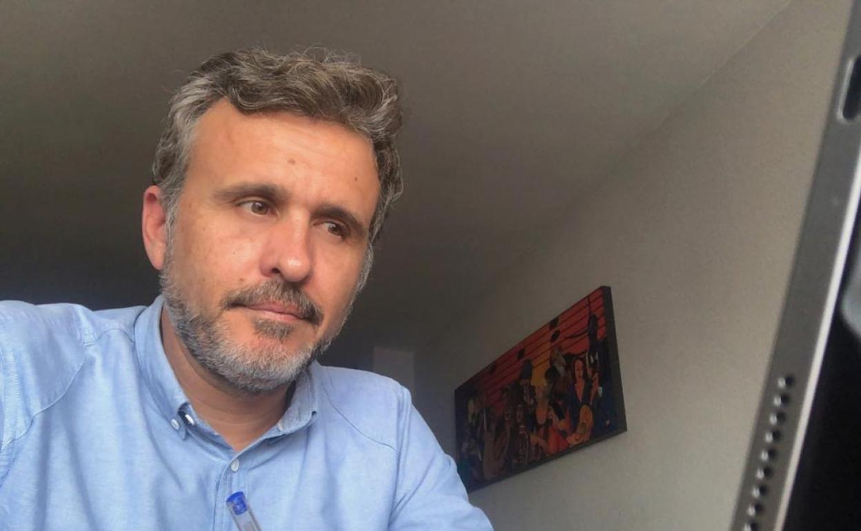 Ignacio López sigue trabajando estos días desde casa sin acudir al Congreso