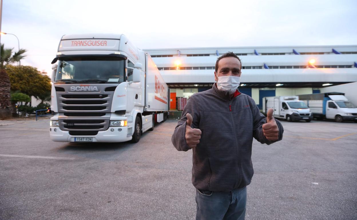 Un transportista malagueño en Mercamálaga. 