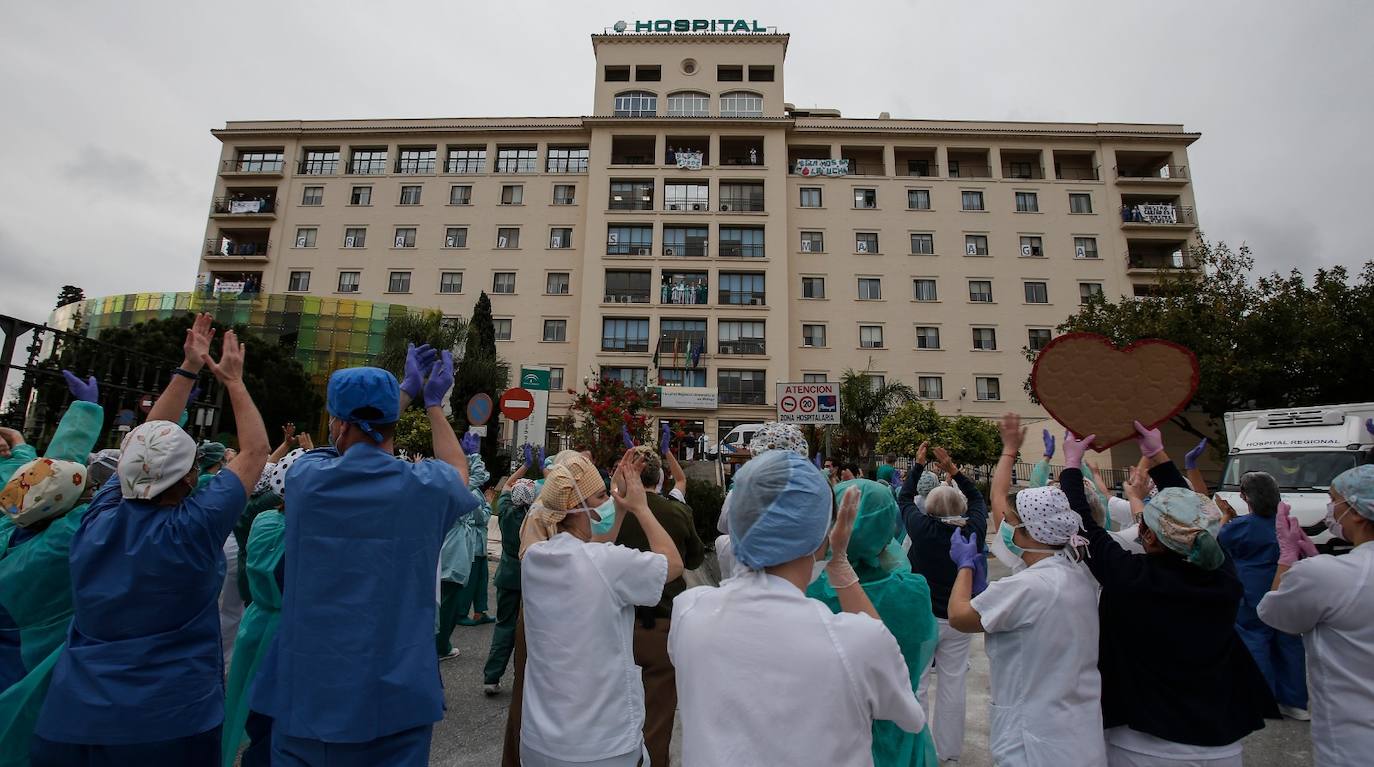Sanitarios en el Hospital Regional