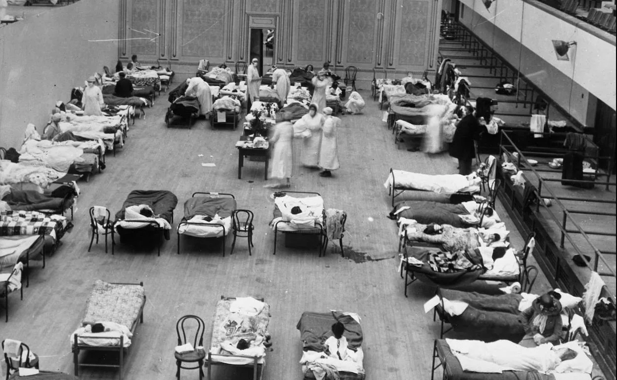 El auditorio de Oakland (Estados Unidos) se convirtió en un centro para tratar a los enfermos de la pandemia.